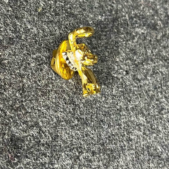 Guardian dog pin - Picture 5 of 10